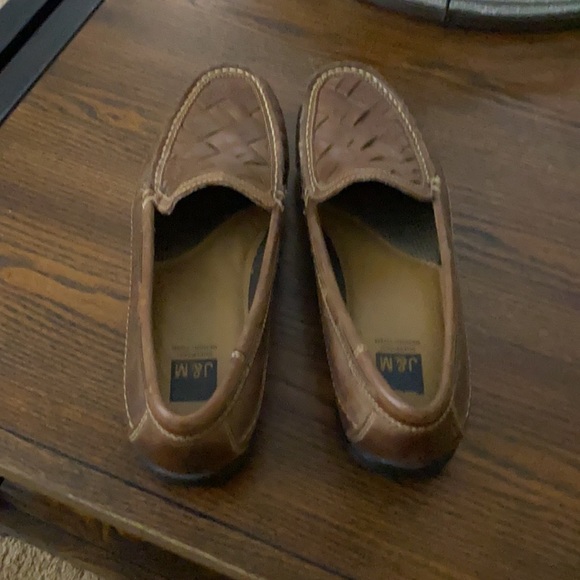 Johnston & Murphy size 8 sheepskin loafer. - Picture 3 of 3